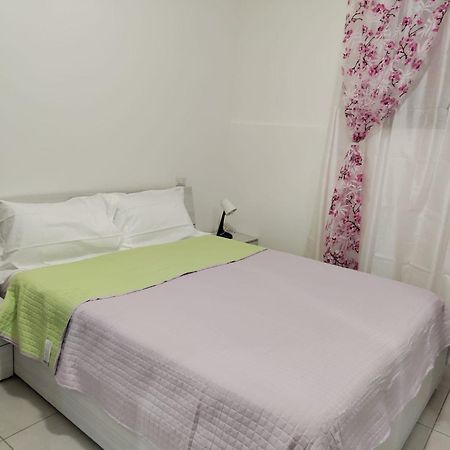 Lovely Appartment Near Como Casnate Con Bernate Zewnętrze zdjęcie